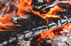 4 astuces pour utiliser les cendres de bois de cheminée
