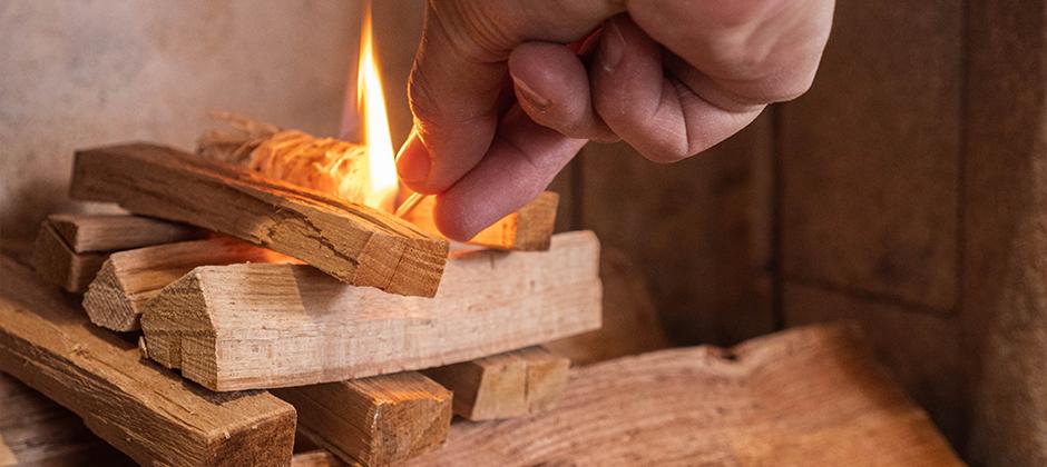 L’allumage inversé (top-down) : la méthode efficace pour allumer votre poêle à bois